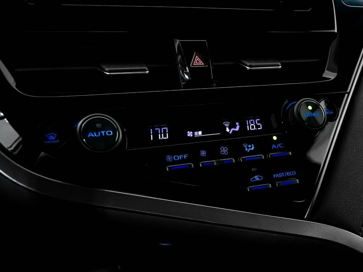 Toyota Camry с пробегом — 2021 год. Фото: #15