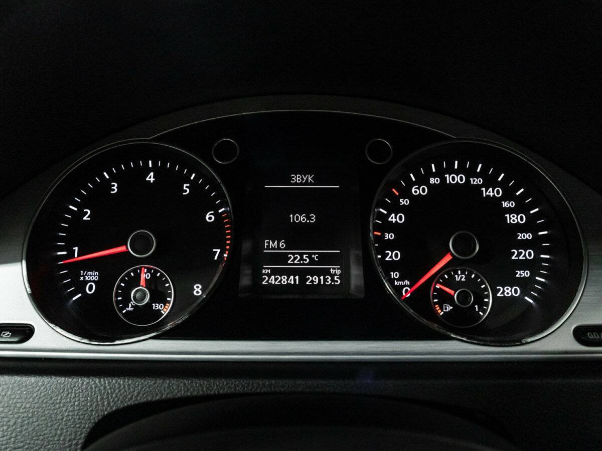 Volkswagen Passat CC с пробегом — 2012 год. Фото: #11