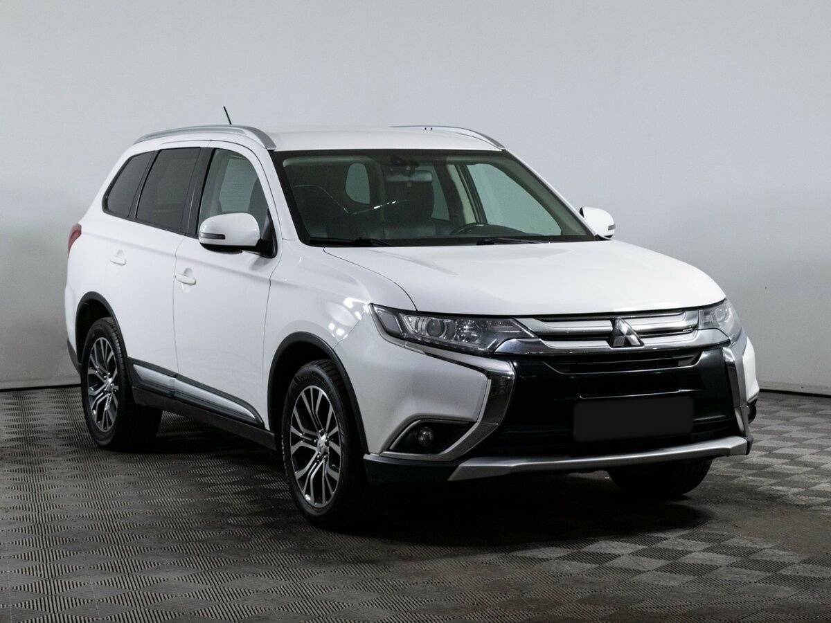 Mitsubishi Outlander с пробегом — 2016 год. Фото: #2