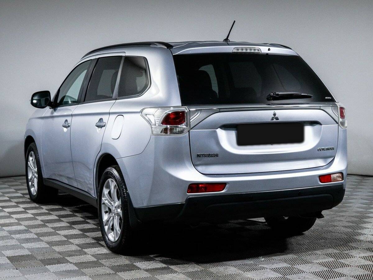 Mitsubishi Outlander с пробегом — 2012 год. Фото: #6