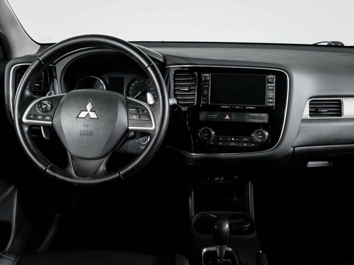 Mitsubishi Outlander с пробегом — 2012 год. Фото: #11