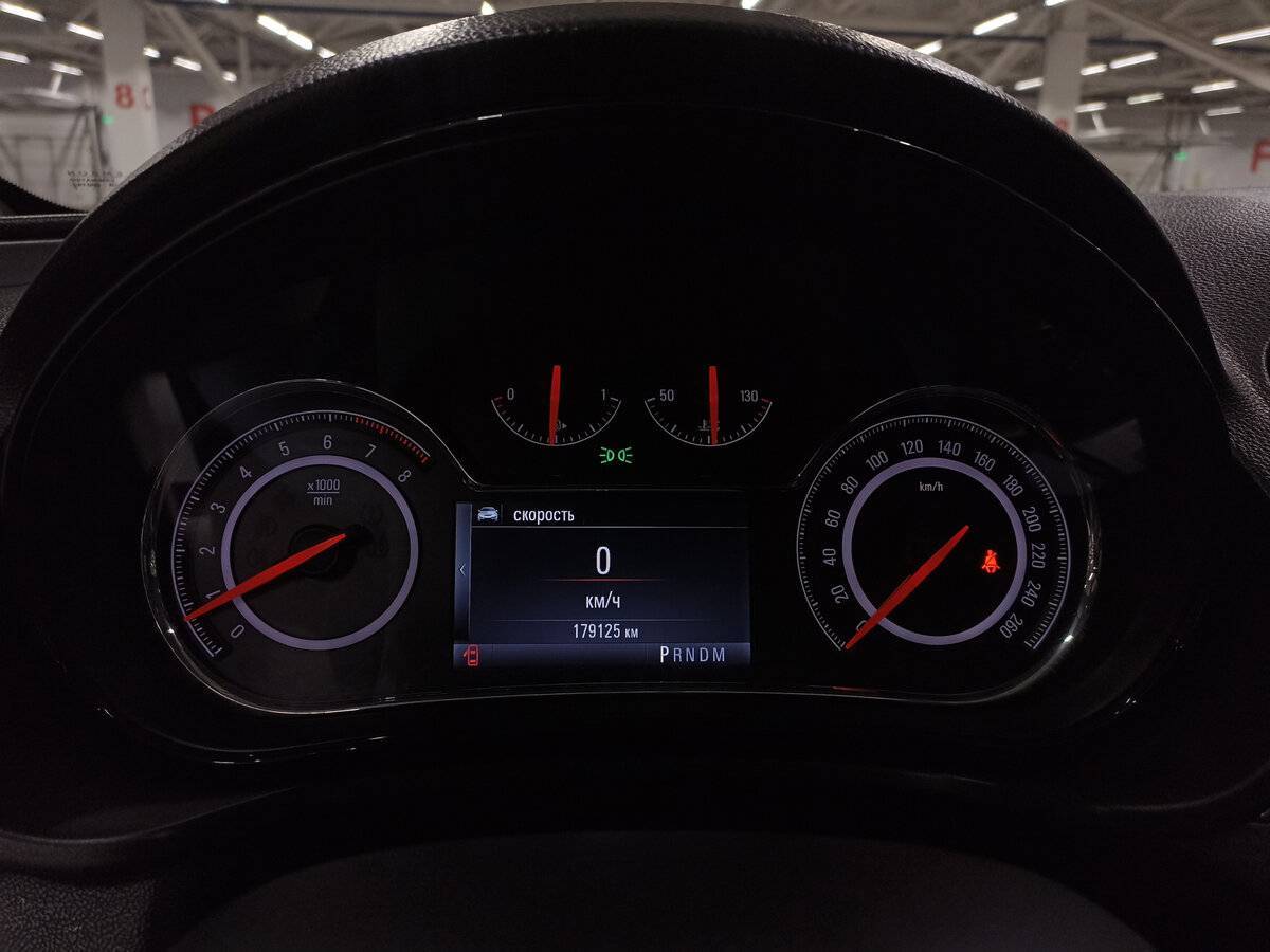 Opel Insignia с пробегом — 2014 год. Фото: #12