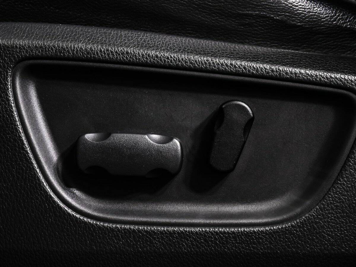 Mitsubishi Pajero Sport с пробегом — 2017 год. Фото: #15