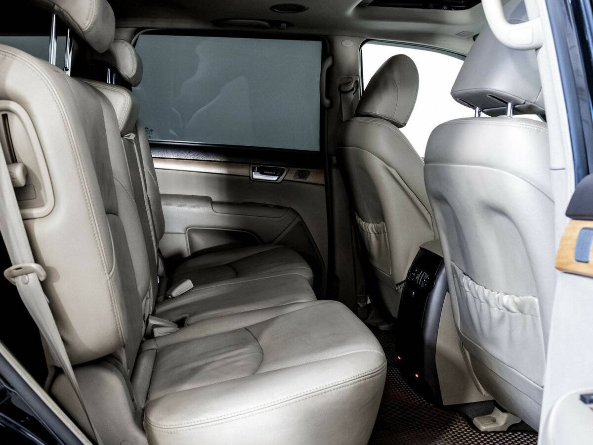 Kia Mohave с пробегом — 2012 год. Фото: #17