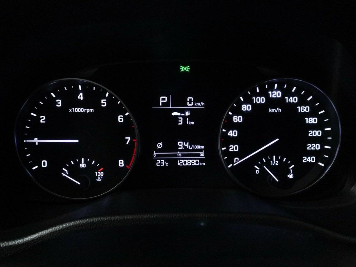 Hyundai Elantra с пробегом — 2016 год. Фото: #11