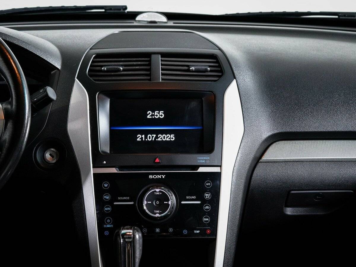 Ford Explorer с пробегом — 2013 год. Фото: #10