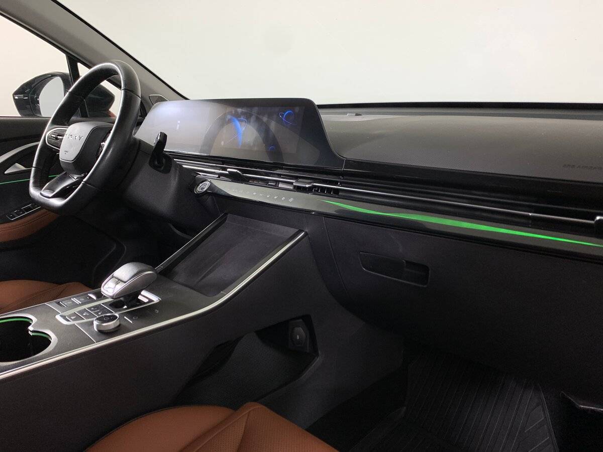 OMODA C5 с пробегом — 2023 год. Фото: #12