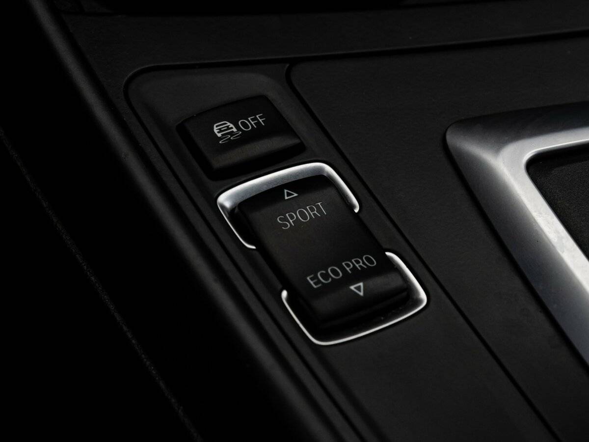 BMW 1 серии с пробегом — 2013 год. Фото: #10