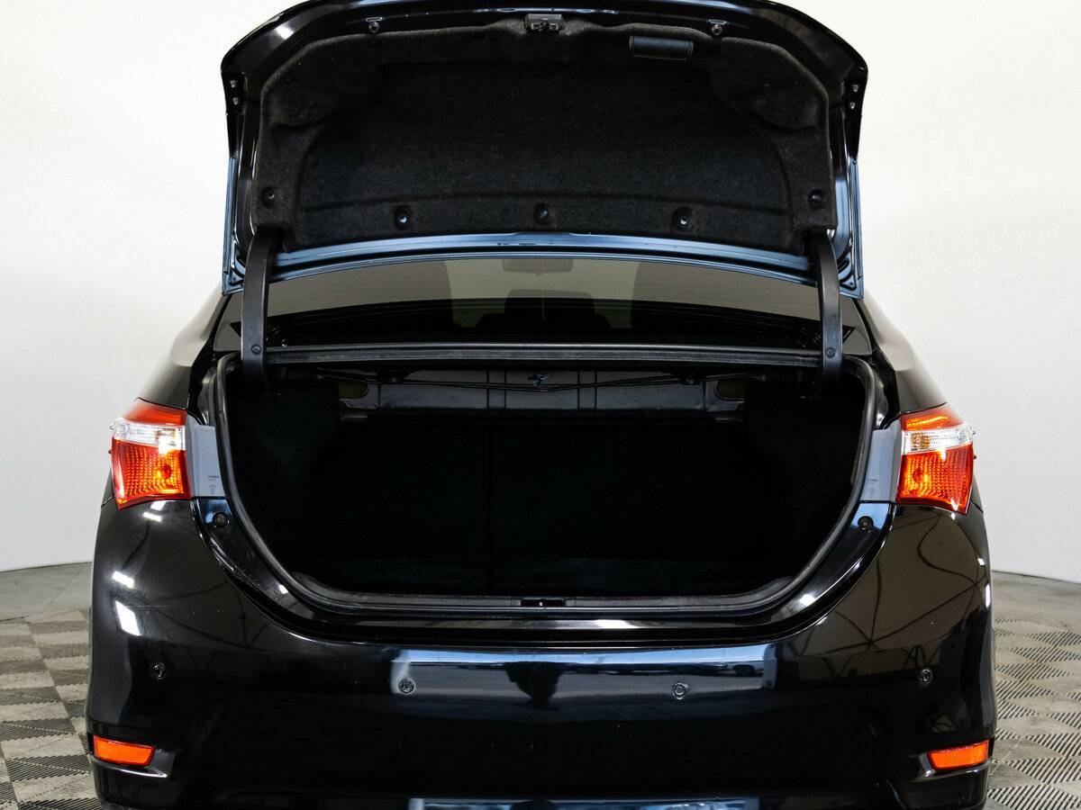 Toyota Corolla с пробегом — 2013 год. Фото: #17