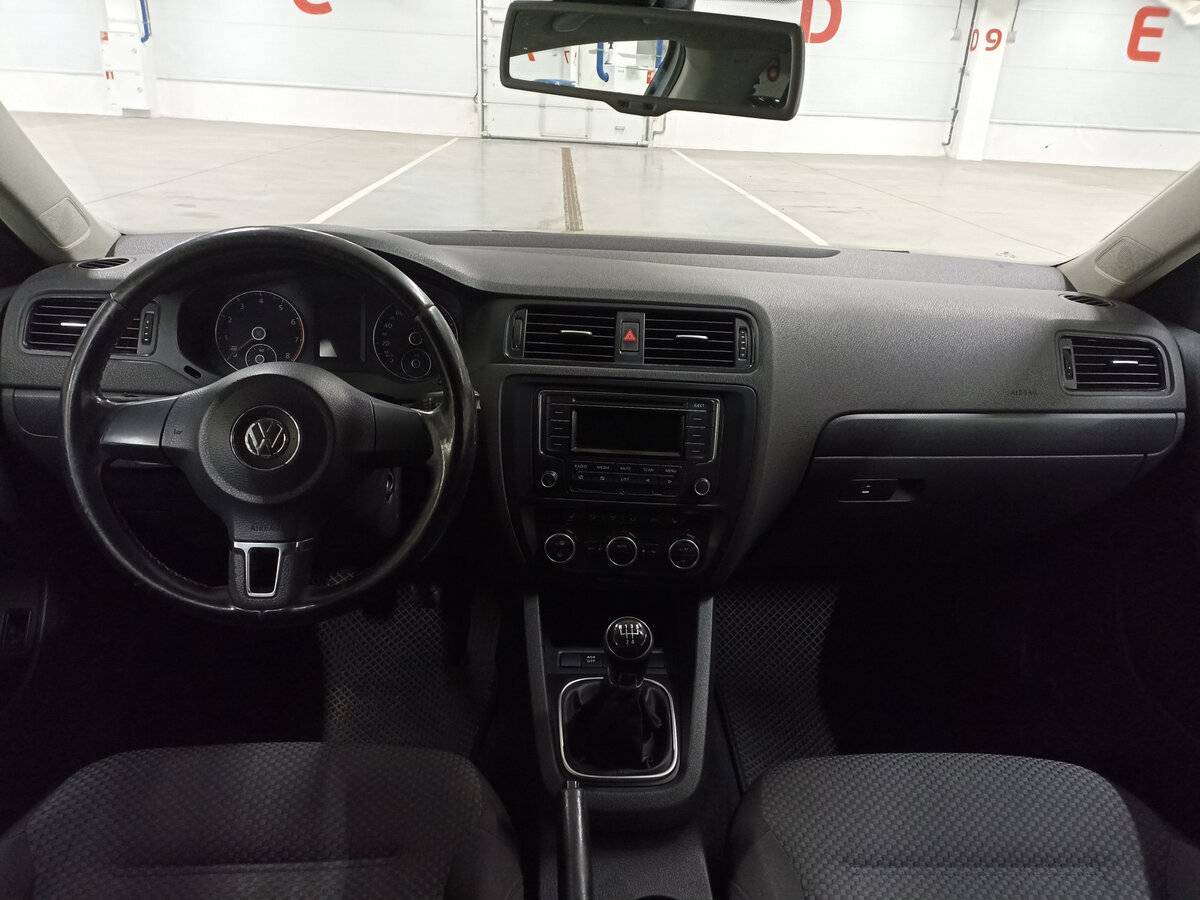 Volkswagen Jetta с пробегом — 2014 год. Фото: #13