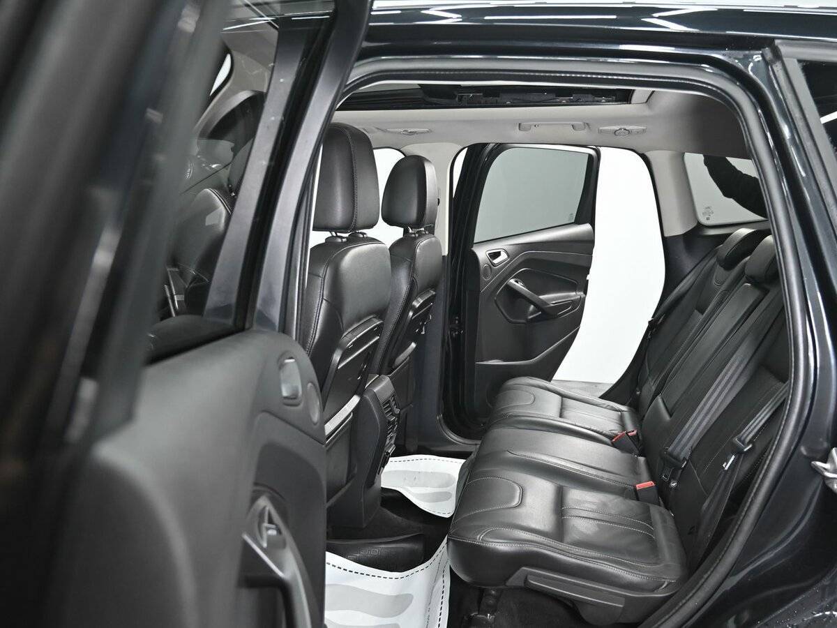 Ford Kuga с пробегом — 2014 год. Фото: #14