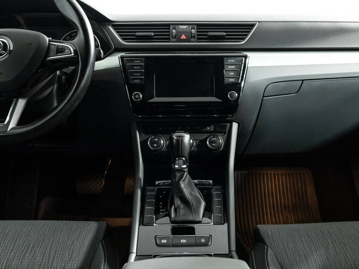 Skoda Superb с пробегом — 2015 год. Фото: #13