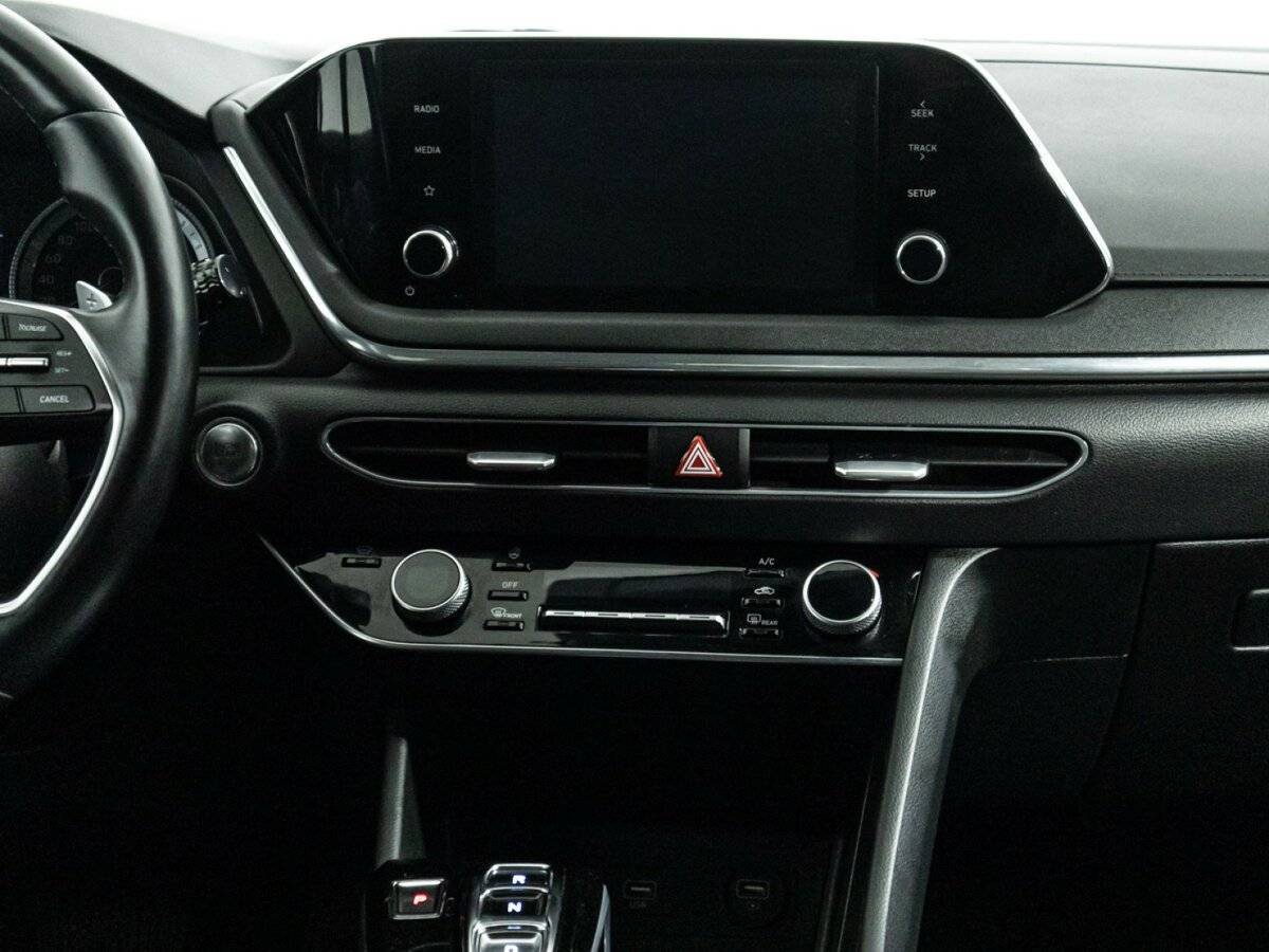 Hyundai Sonata с пробегом — 2020 год. Фото: #13