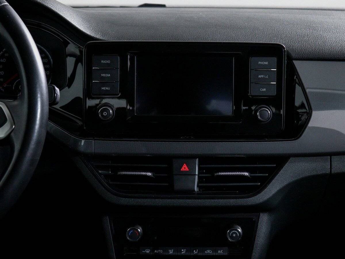 Volkswagen Polo с пробегом — 2022 год. Фото: #12