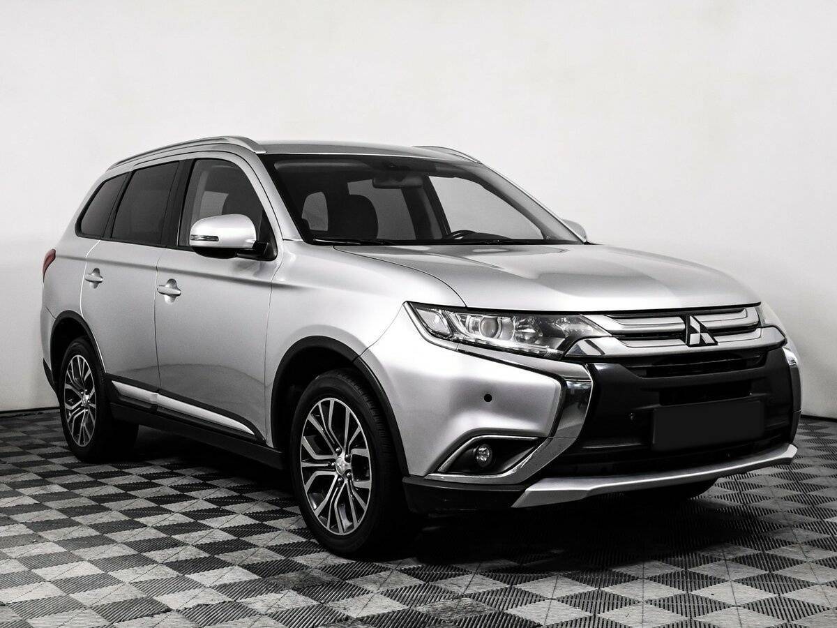 Mitsubishi Outlander с пробегом — 2015 год. Фото: #2