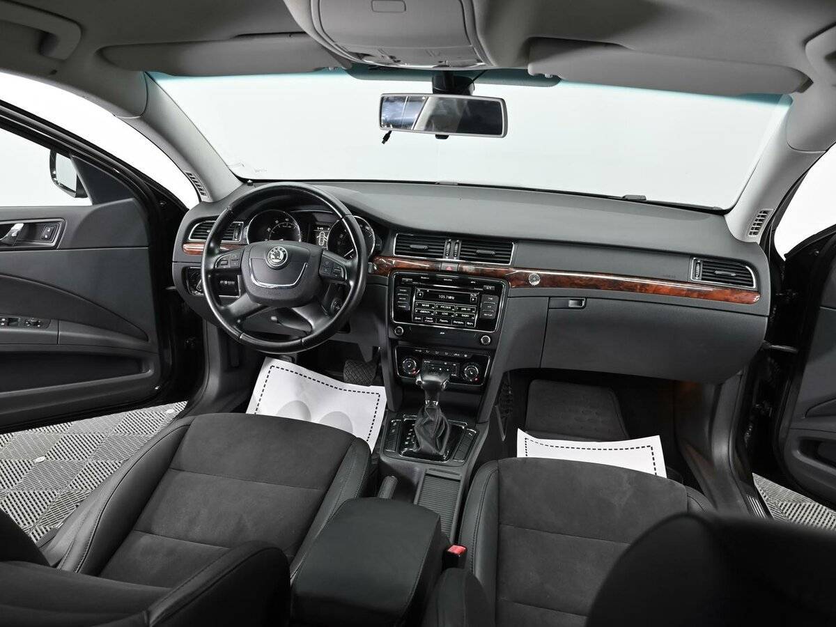 Skoda Superb с пробегом — 2012 год. Фото: #9