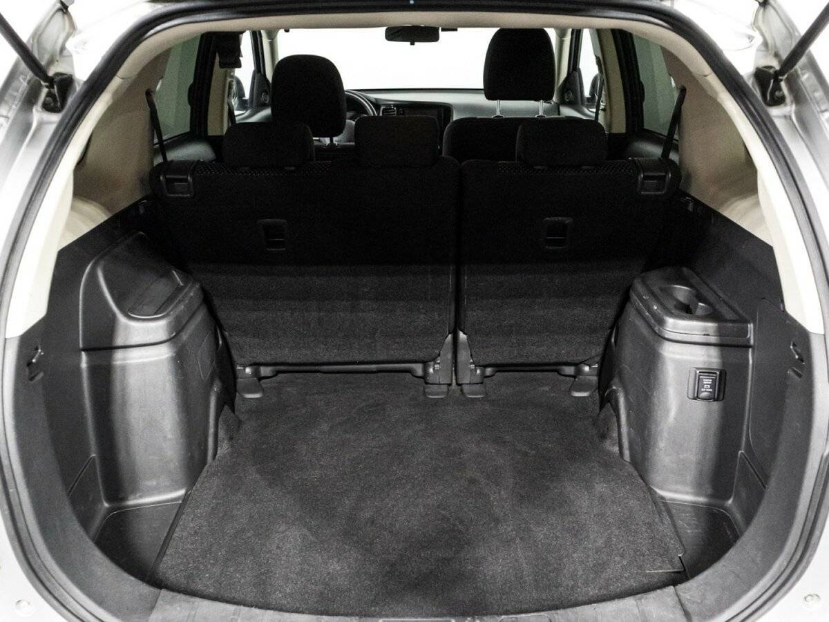 Mitsubishi Outlander с пробегом — 2017 год. Фото: #13