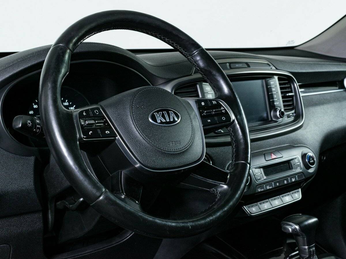 Kia Sorento с пробегом — 2017 год. Фото: #12