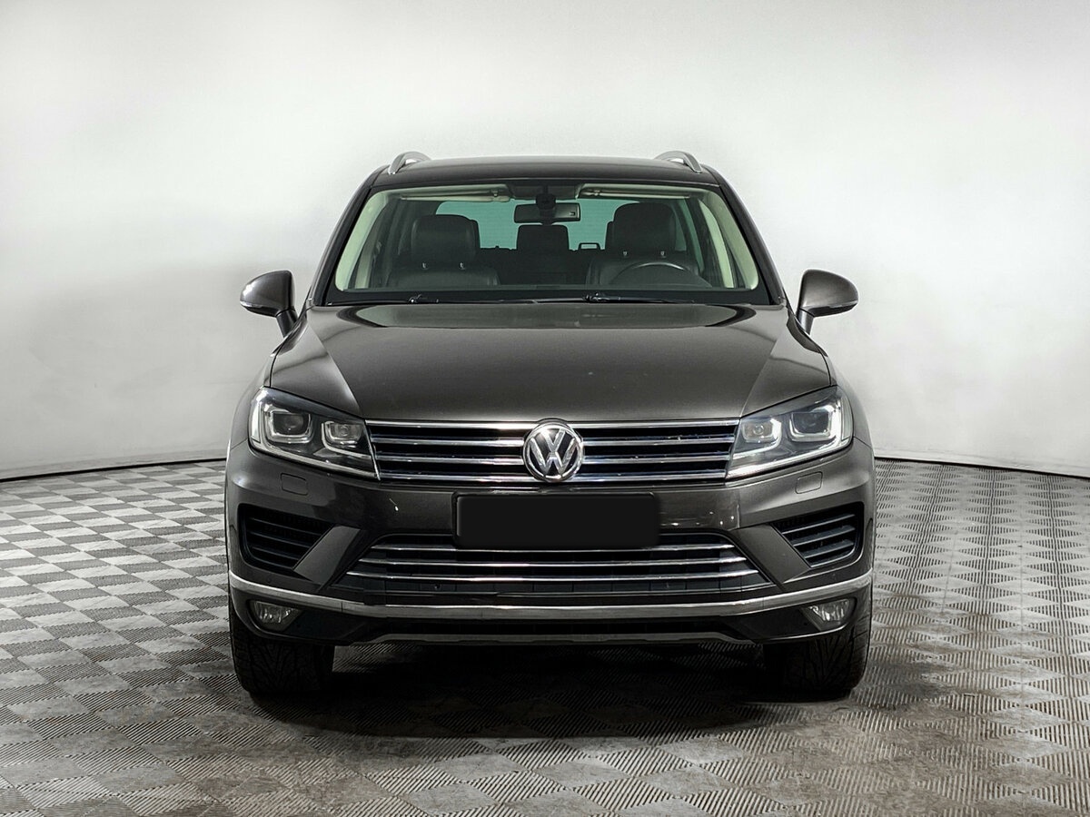 Volkswagen Touareg с пробегом — 2015 год. Фото: #1