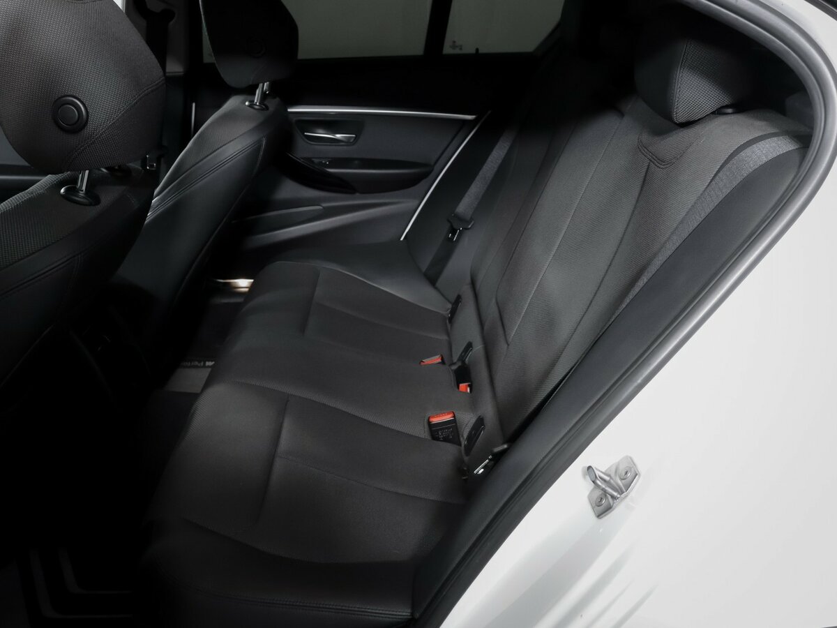 BMW 3 серии с пробегом — 2016 год. Фото: #7