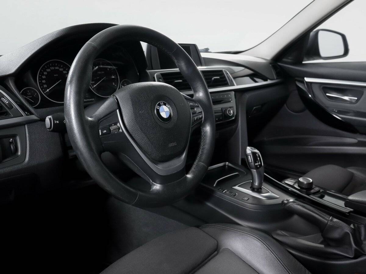 BMW 3 серии с пробегом — 2016 год. Фото: #10