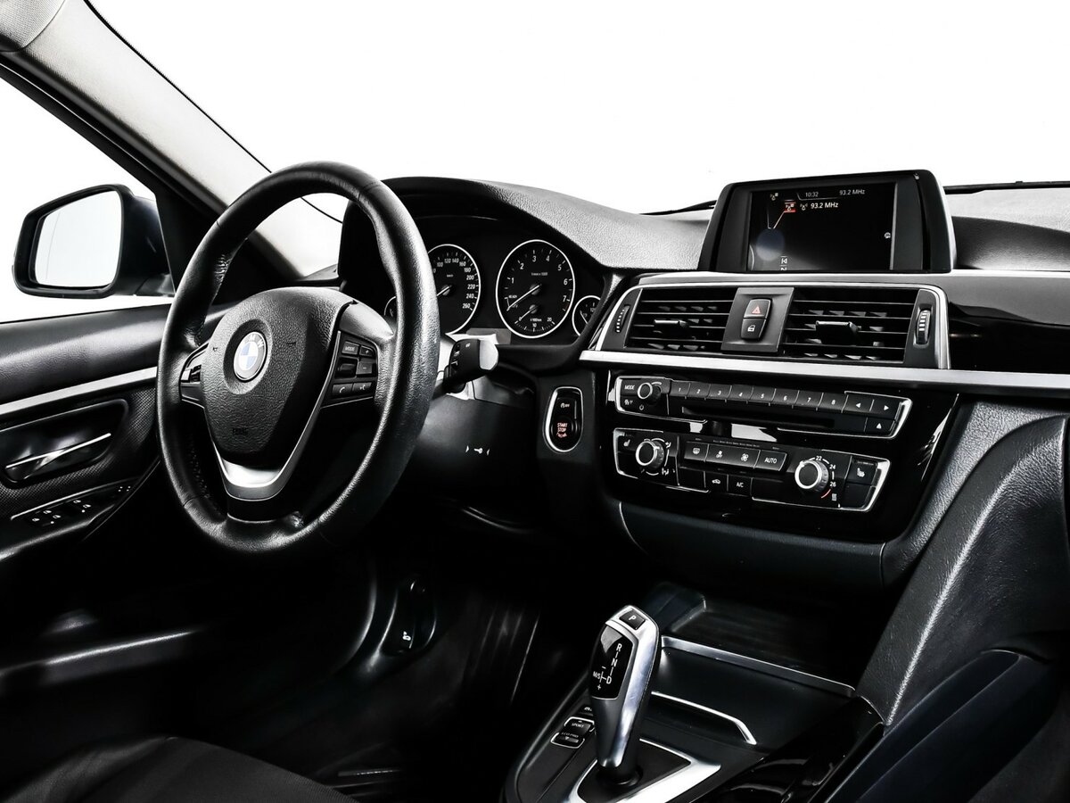 BMW 3 серии с пробегом — 2017 год. Фото: #8