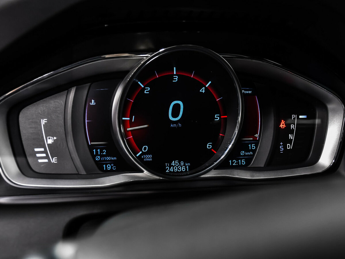 Volvo XC60 с пробегом — 2015 год. Фото: #9