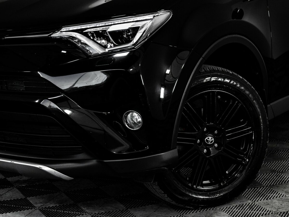 Toyota RAV4 с пробегом — 2017 год. Фото: #2