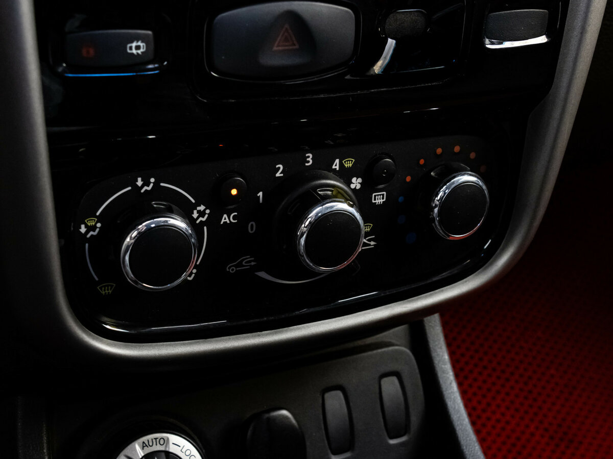 Renault Duster с пробегом — 2014 год. Фото: #8