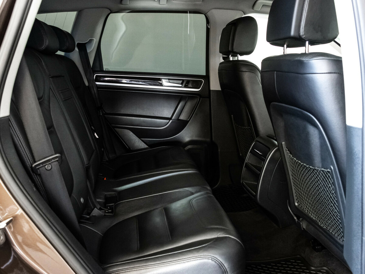 Volkswagen Touareg с пробегом — 2012 год. Фото: #20