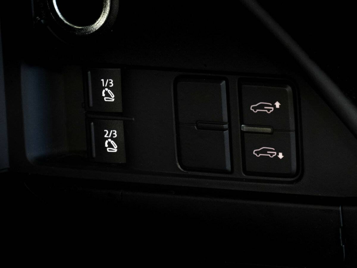 Volkswagen Touareg с пробегом — 2012 год. Фото: #22