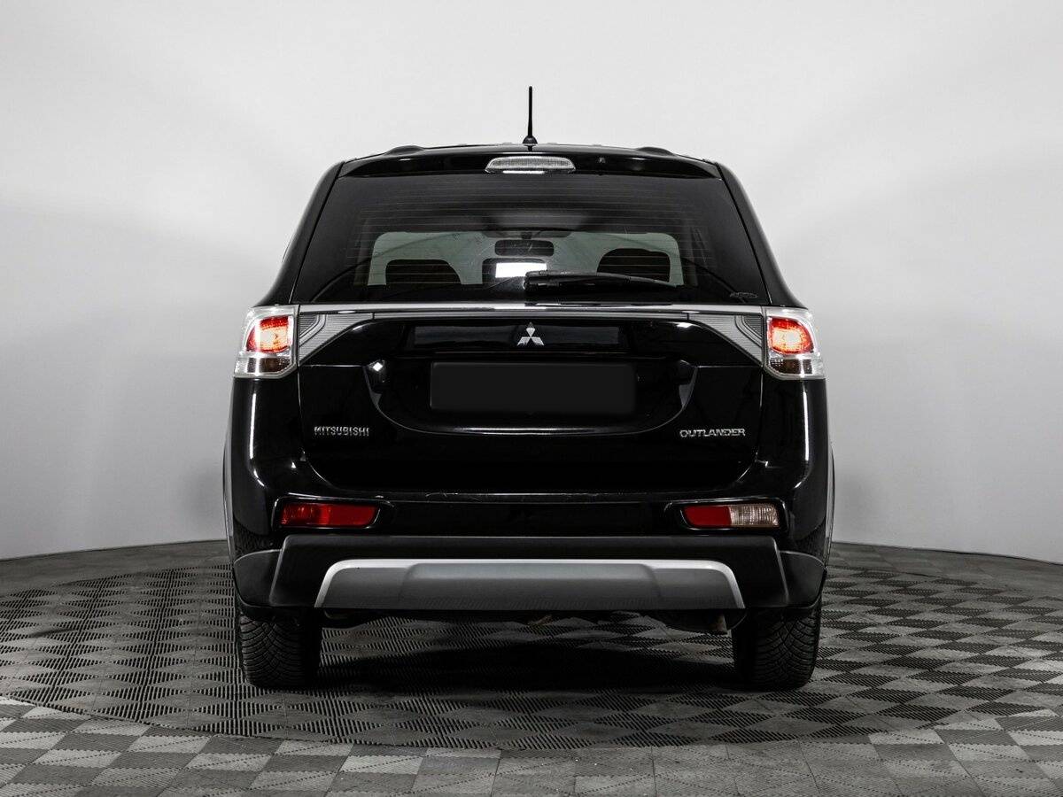 Mitsubishi Outlander с пробегом — 2014 год. Фото: #4