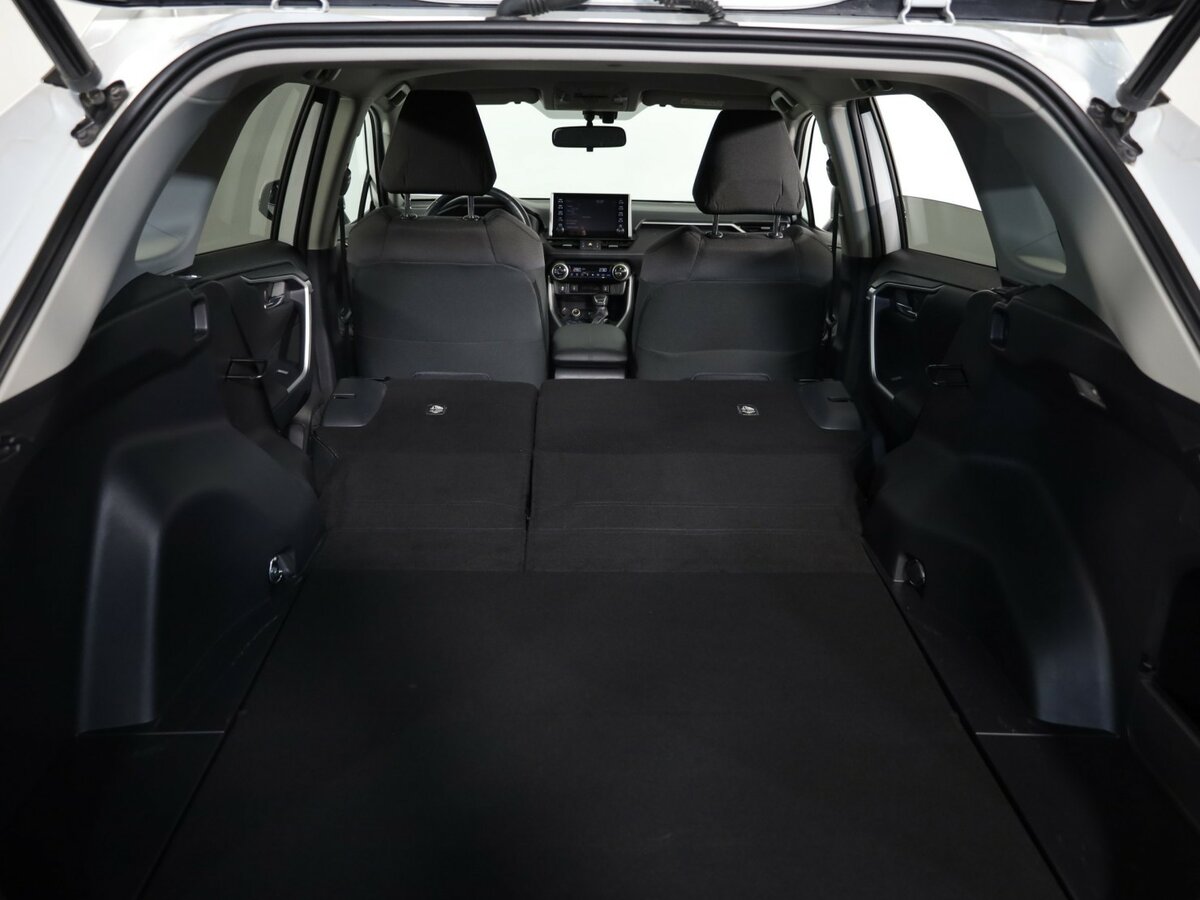 Toyota RAV4 с пробегом — 2019 год. Фото: #15