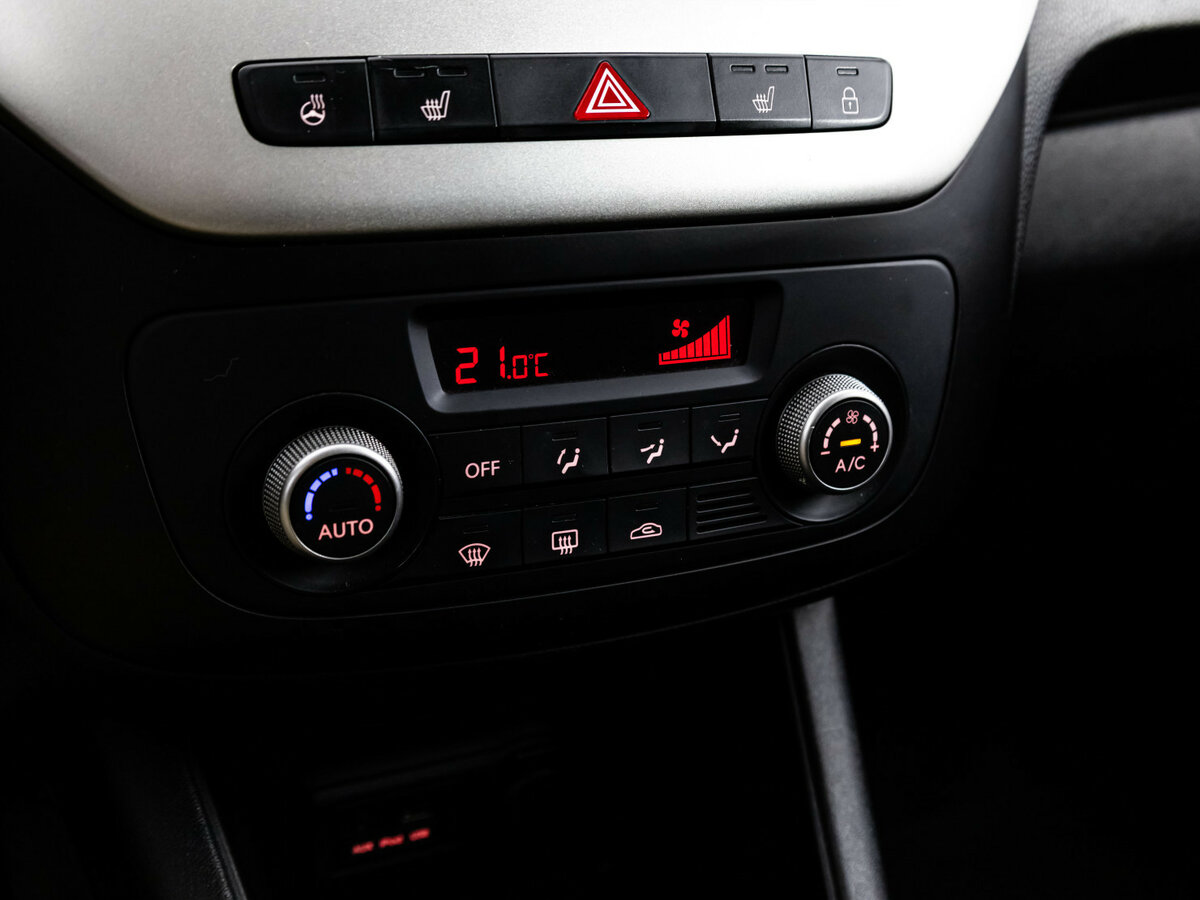 Kia Venga с пробегом — 2016 год. Фото: #9