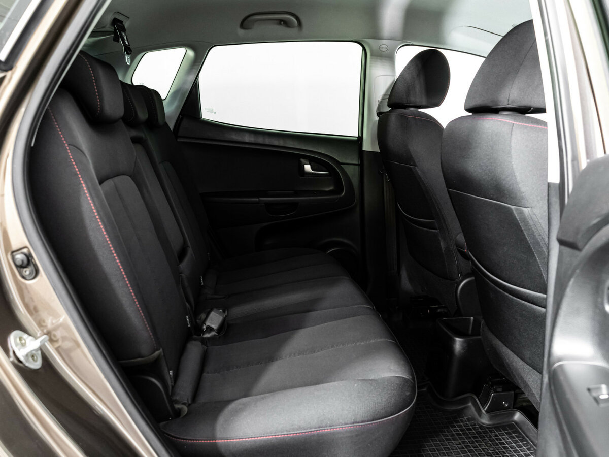 Kia Venga с пробегом — 2016 год. Фото: #11