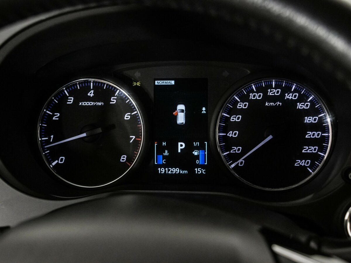 Mitsubishi Outlander с пробегом — 2017 год. Фото: #11