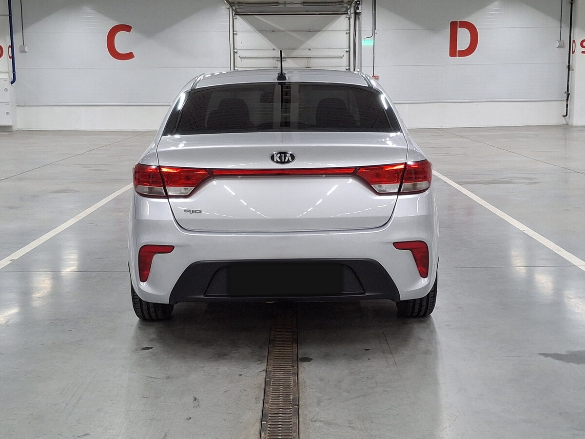 Kia Rio с пробегом — 2017 год. Фото: #5
