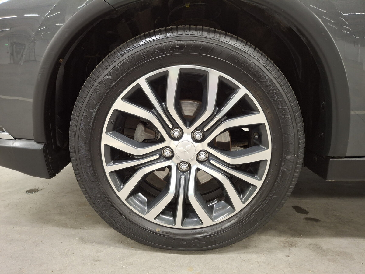 Mitsubishi Outlander с пробегом — 2016 год. Фото: #16