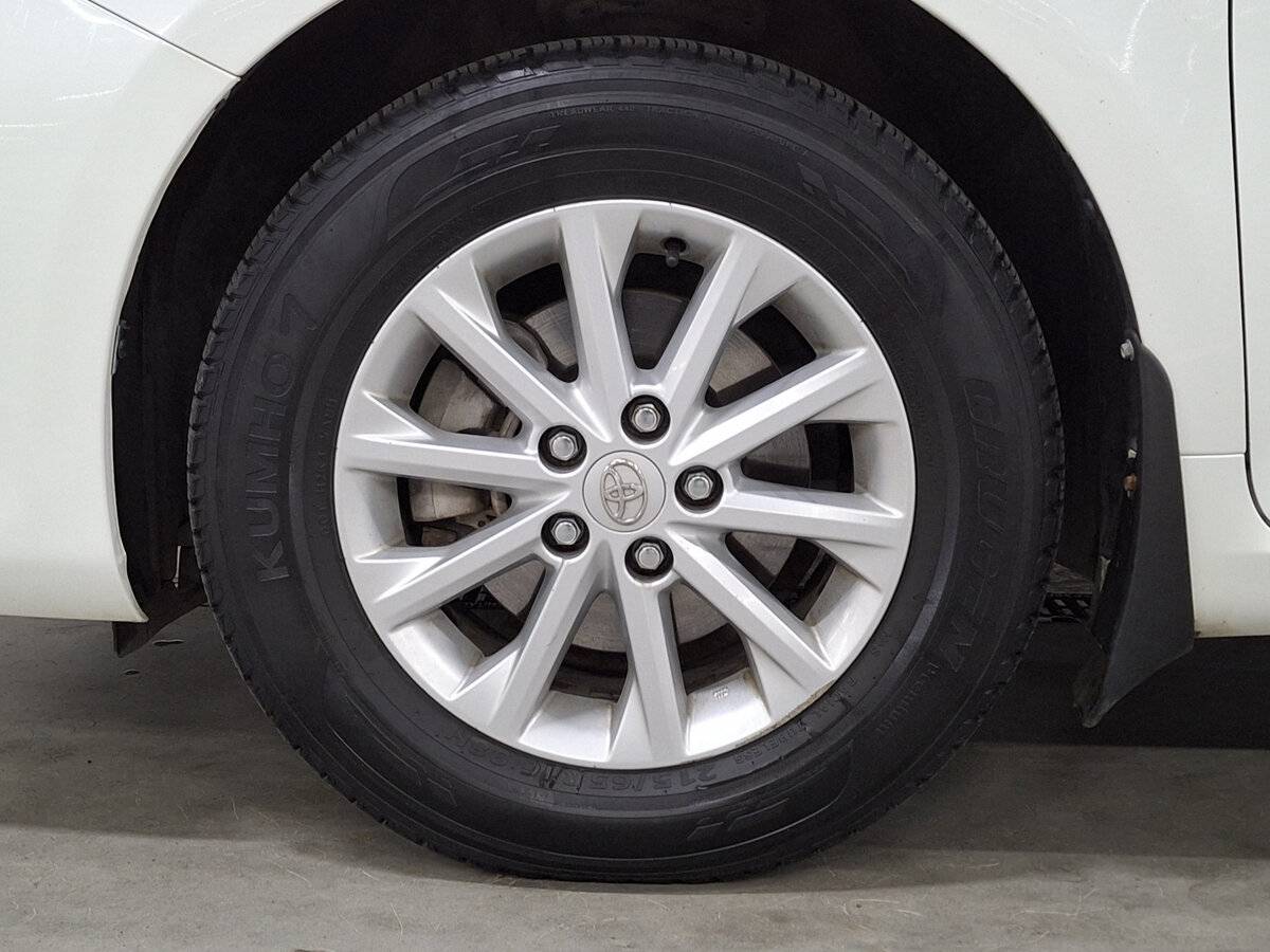 Toyota Camry с пробегом — 2015 год. Фото: #17