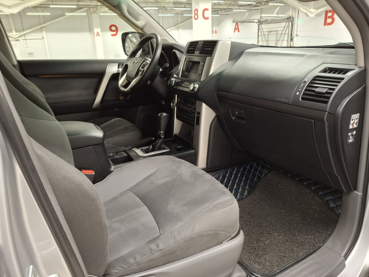 Toyota Land Cruiser Prado с пробегом — 2012 год. Фото: #10