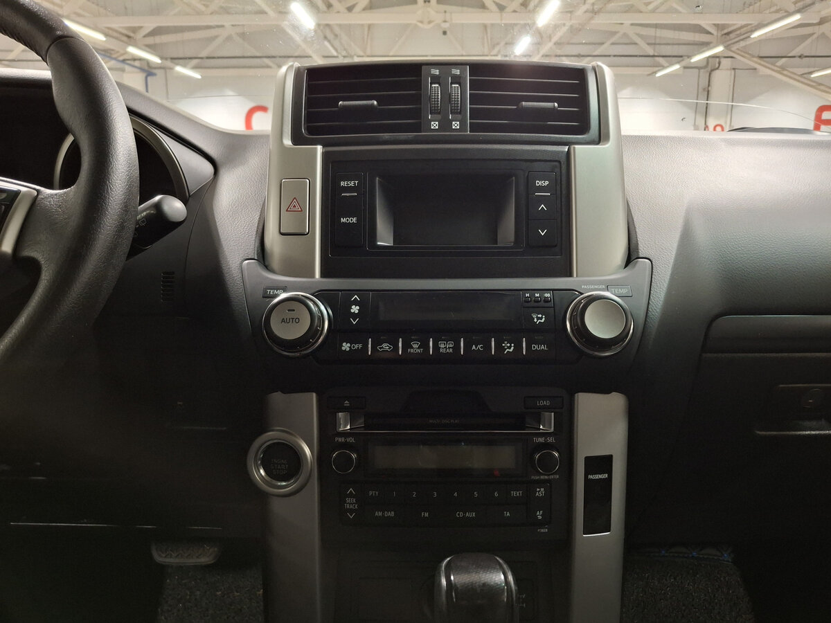 Toyota Land Cruiser Prado с пробегом — 2012 год. Фото: #14