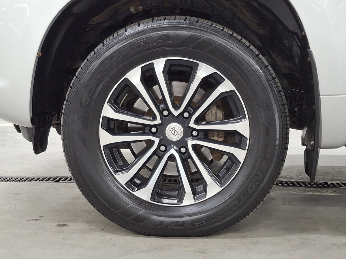 Toyota Land Cruiser Prado с пробегом — 2012 год. Фото: #17