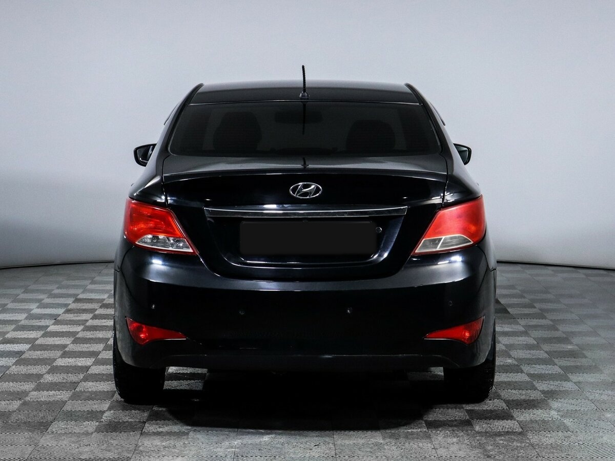 Hyundai Solaris с пробегом — 2015 год. Фото: #4