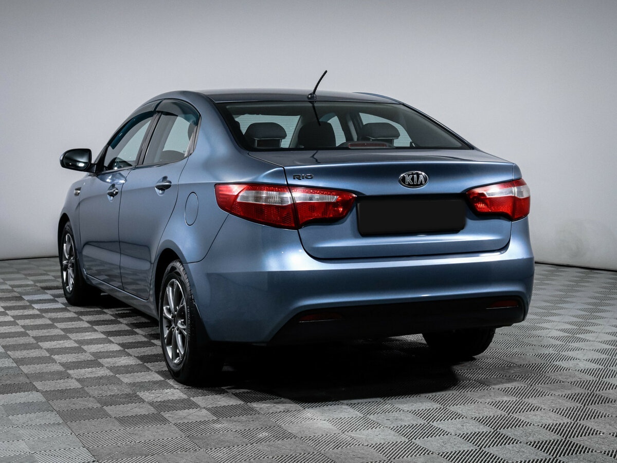 Kia Rio с пробегом — 2013 год. Фото: #5
