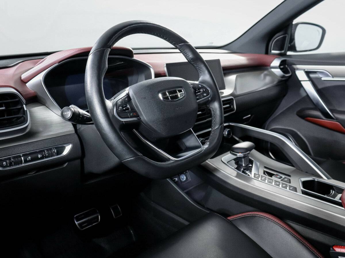 Geely Coolray с пробегом — 2023 год. Фото: #12