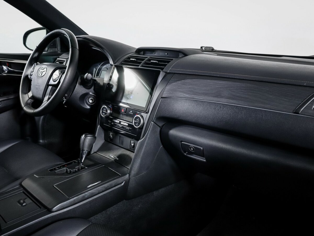 Toyota Camry с пробегом — 2014 год. Фото: #6