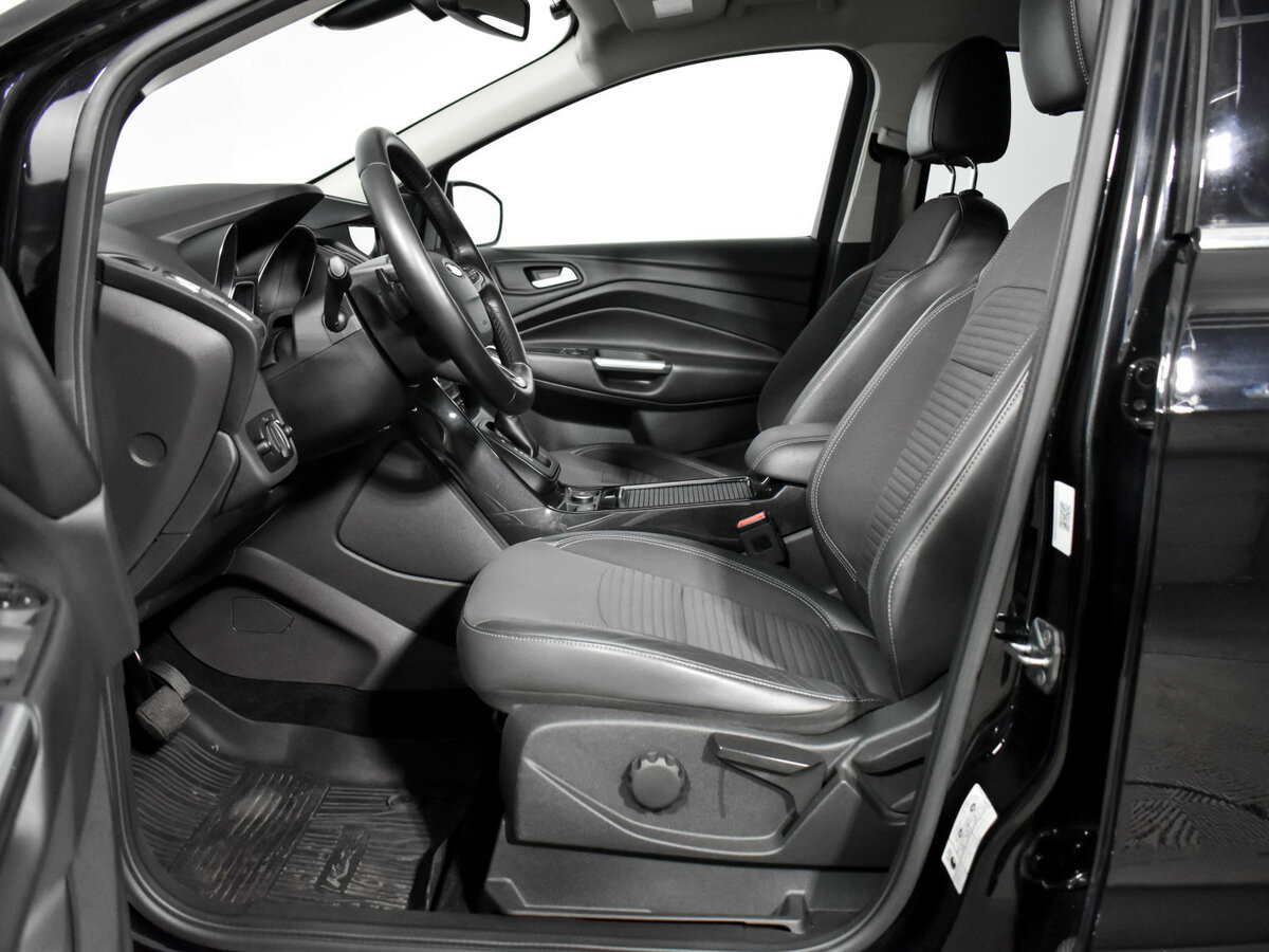 Ford Kuga с пробегом — 2017 год. Фото: #9