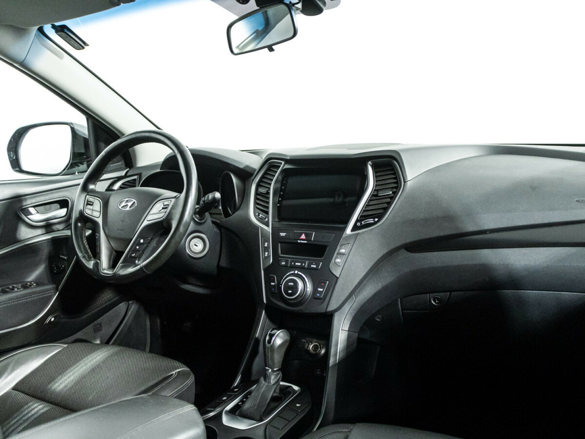 Hyundai Santa Fe с пробегом — 2017 год. Фото: #9