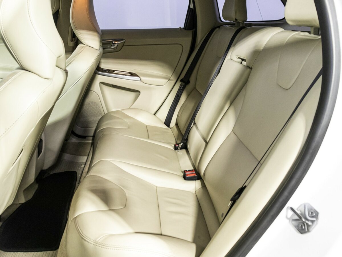 Volvo XC60 с пробегом — 2016 год. Фото: #9