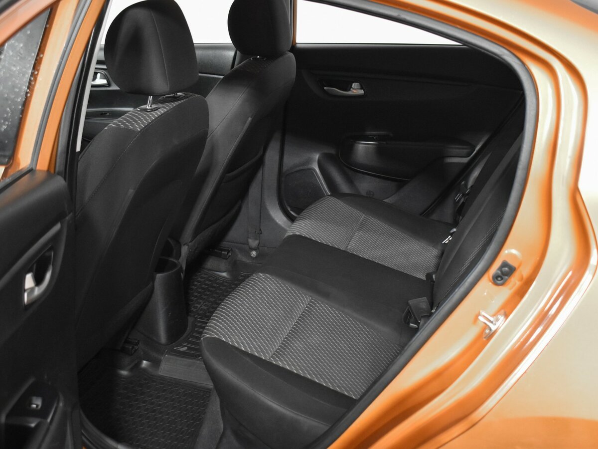 Kia Rio с пробегом — 2017 год. Фото: #10